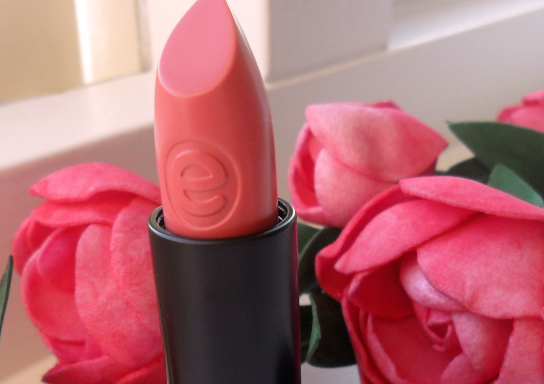 Essence lipstick Love Me Essence lipstick Love Me