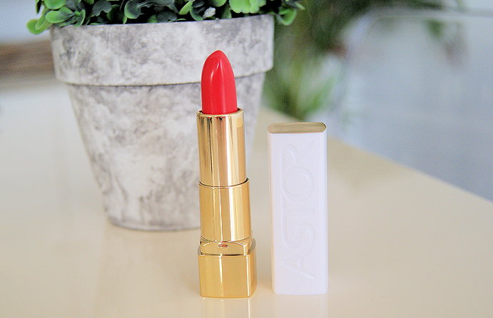 Astor rode lipstick in Tulip kisses 203 Astor rode lipstick in Tulip kisses 203