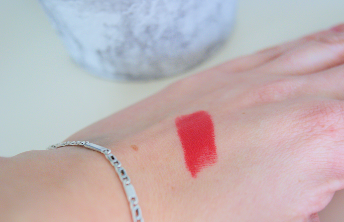 Astor rode lipstick in Tulip kisses 203 Astor rode lipstick in Tulip kisses 203