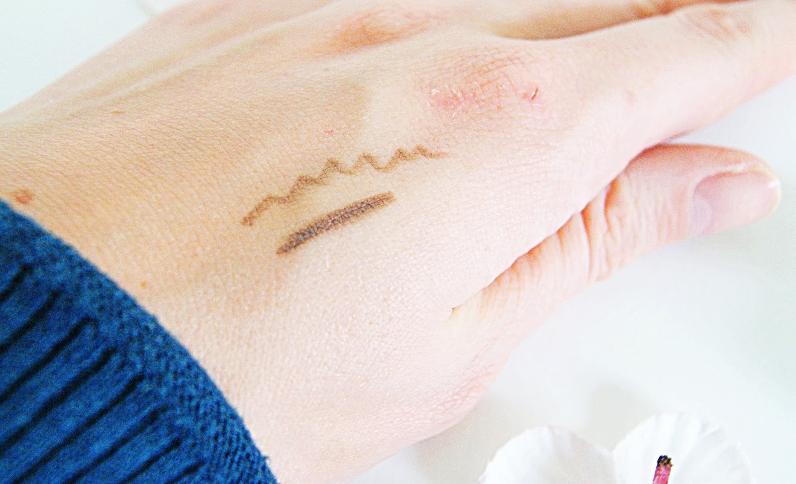 Max&More eyebrow pencil swatches