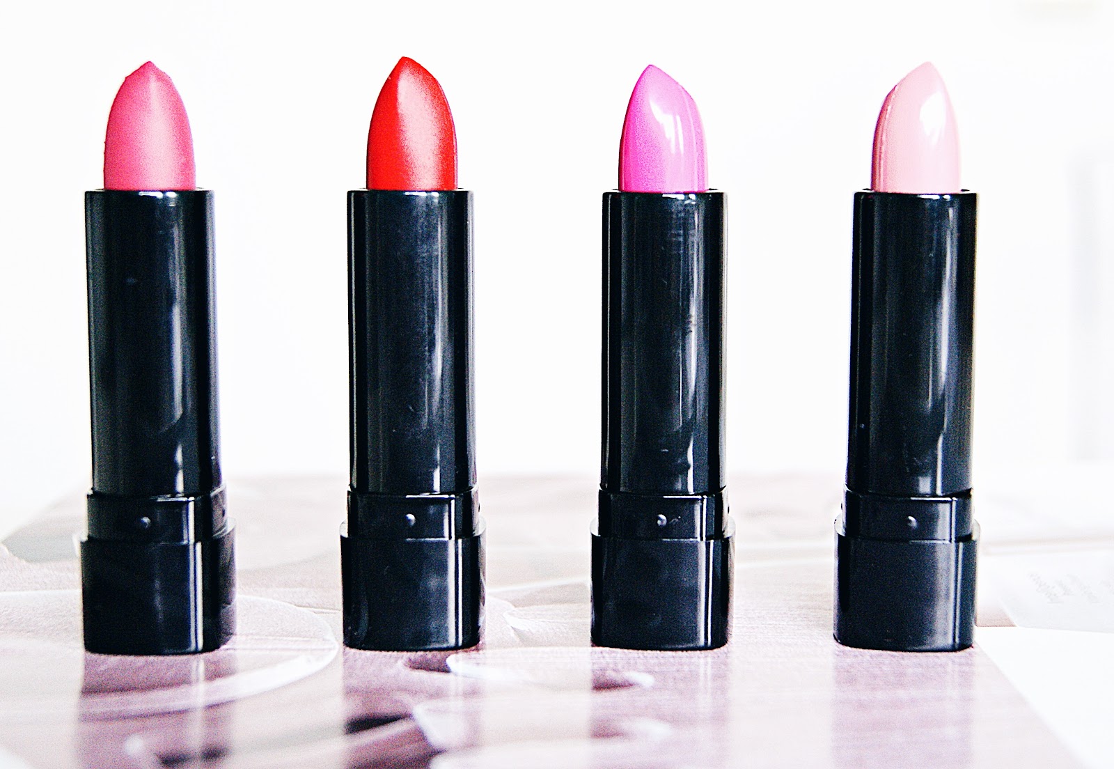 Action Long lasting en Matt Lipsticks van Max&More