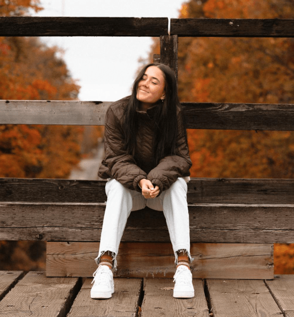 sneakers dragen tijdens koude dagen herfst