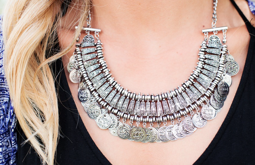 Geef je outfit een boost met de mooiste sieraden - Statement ketting