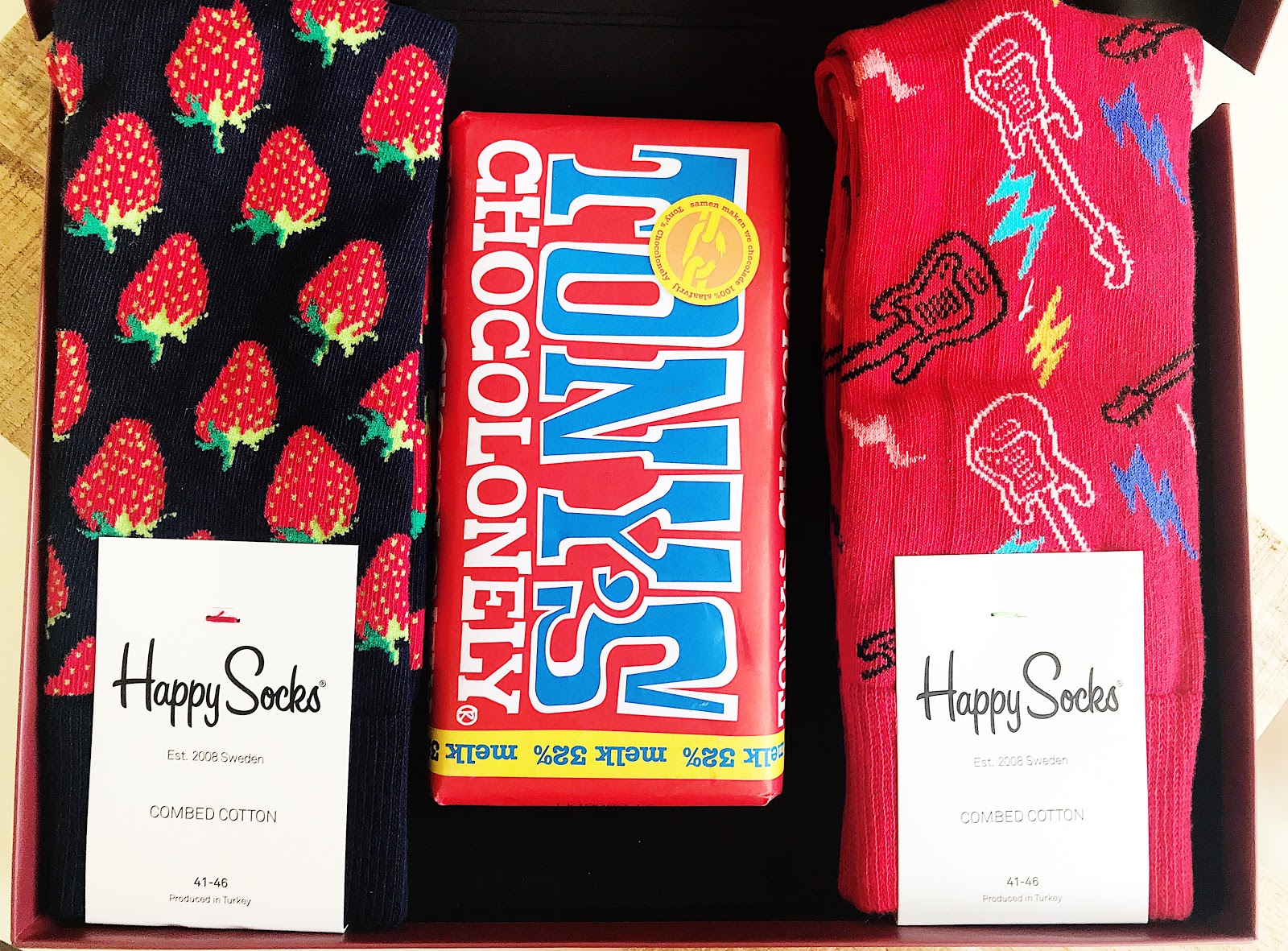 happy socks cadeauset en tonny's chocolade hemdvoorhem
