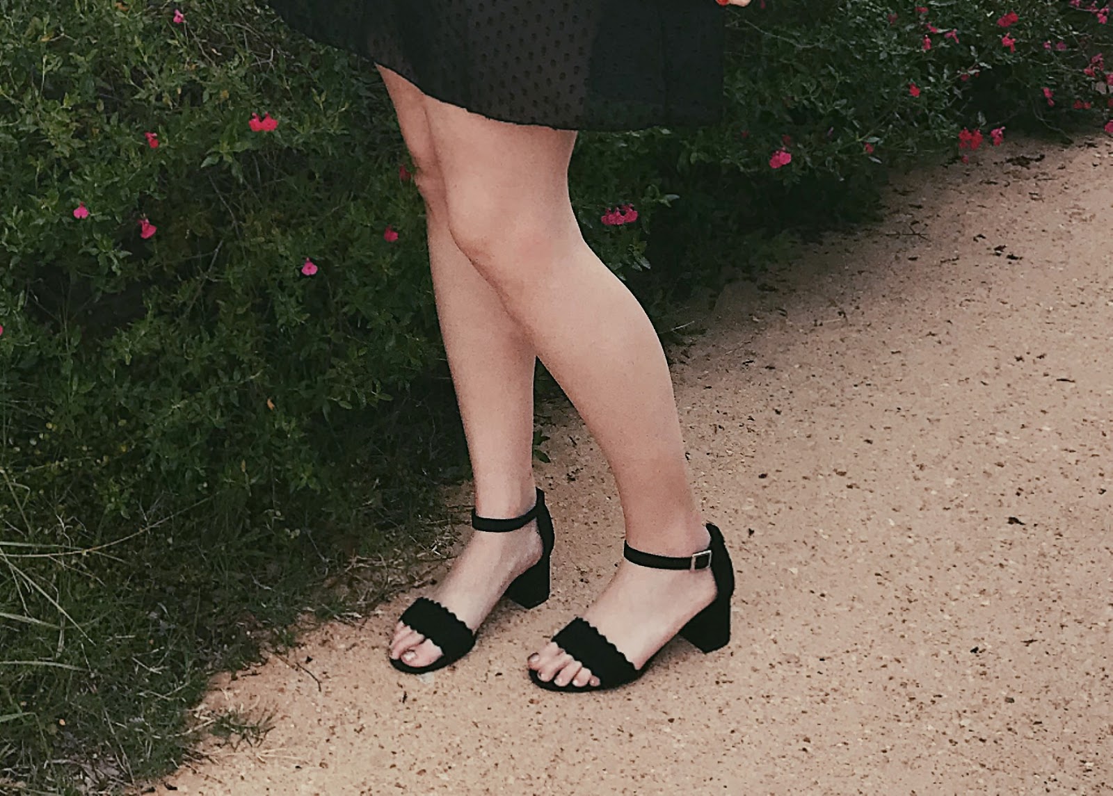 outfit little black dress sandalen lascana