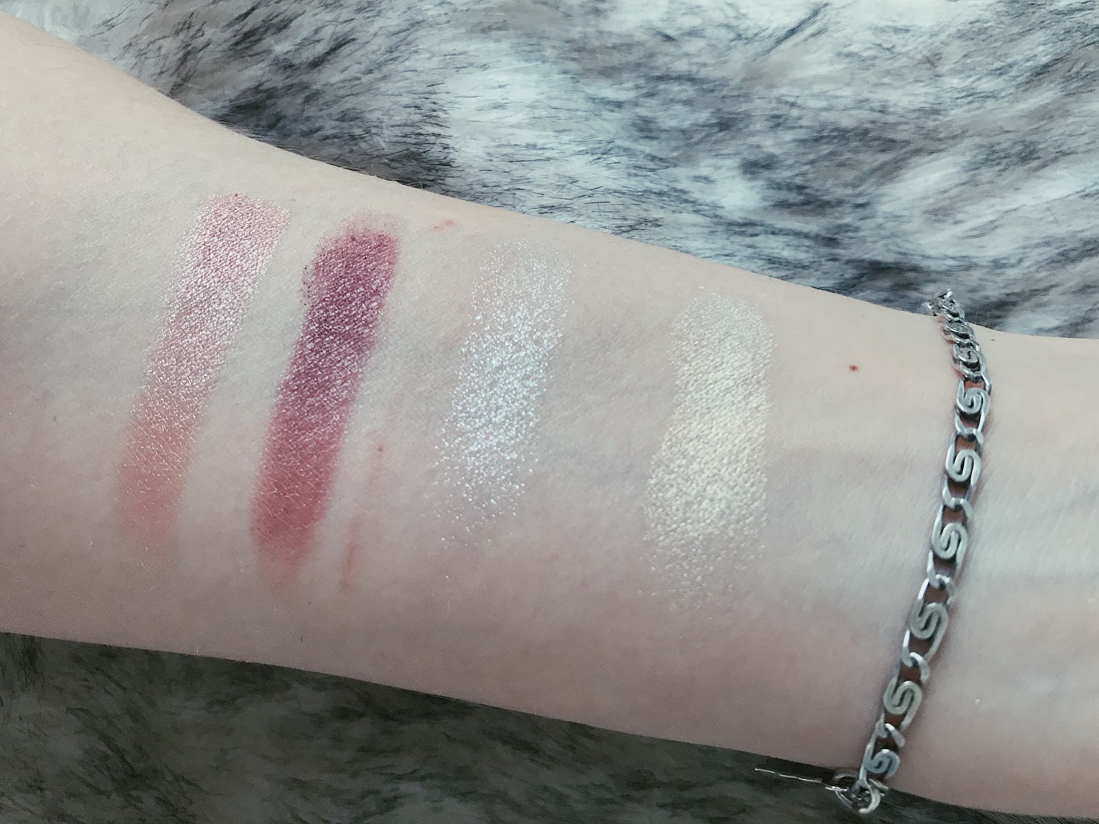 Essence Crystal Power blush & highlighter palette Essence Crystal Power blush & highlighter palette