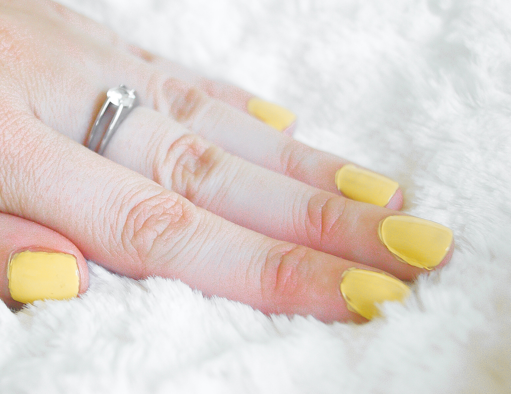 Elessandro nail polish swatch nagels limoncello
