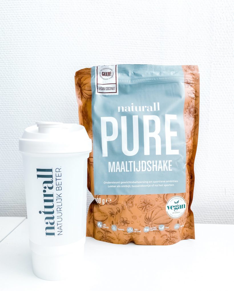 Naturall pure maalltijshake met shakebeker glutenvrij en lactosevrij