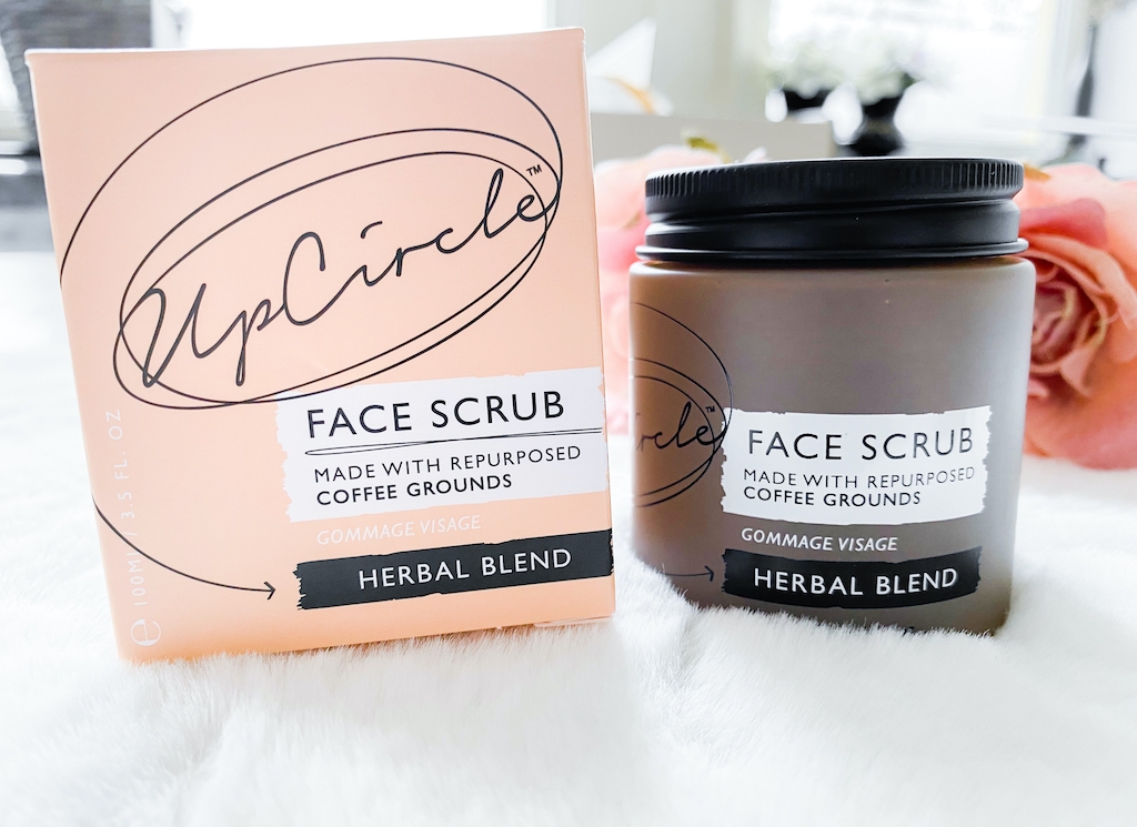 UP circle face scrub 