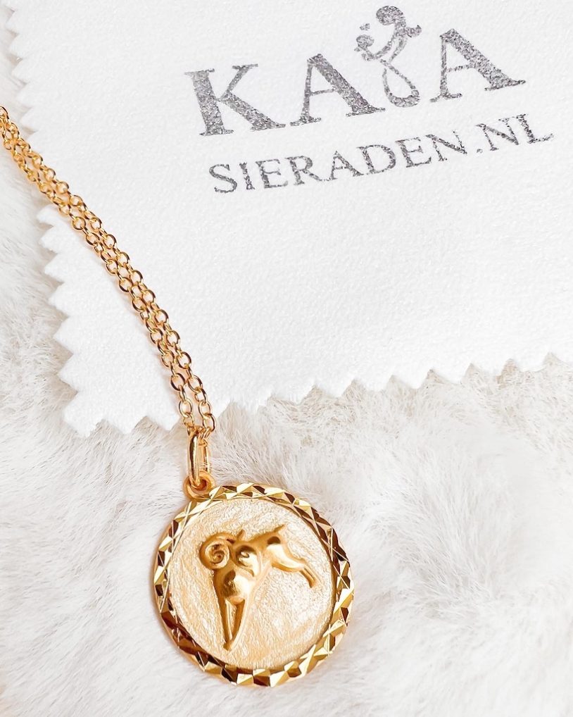 gouden ketting met sterrenbeeld KAYA Sieraden